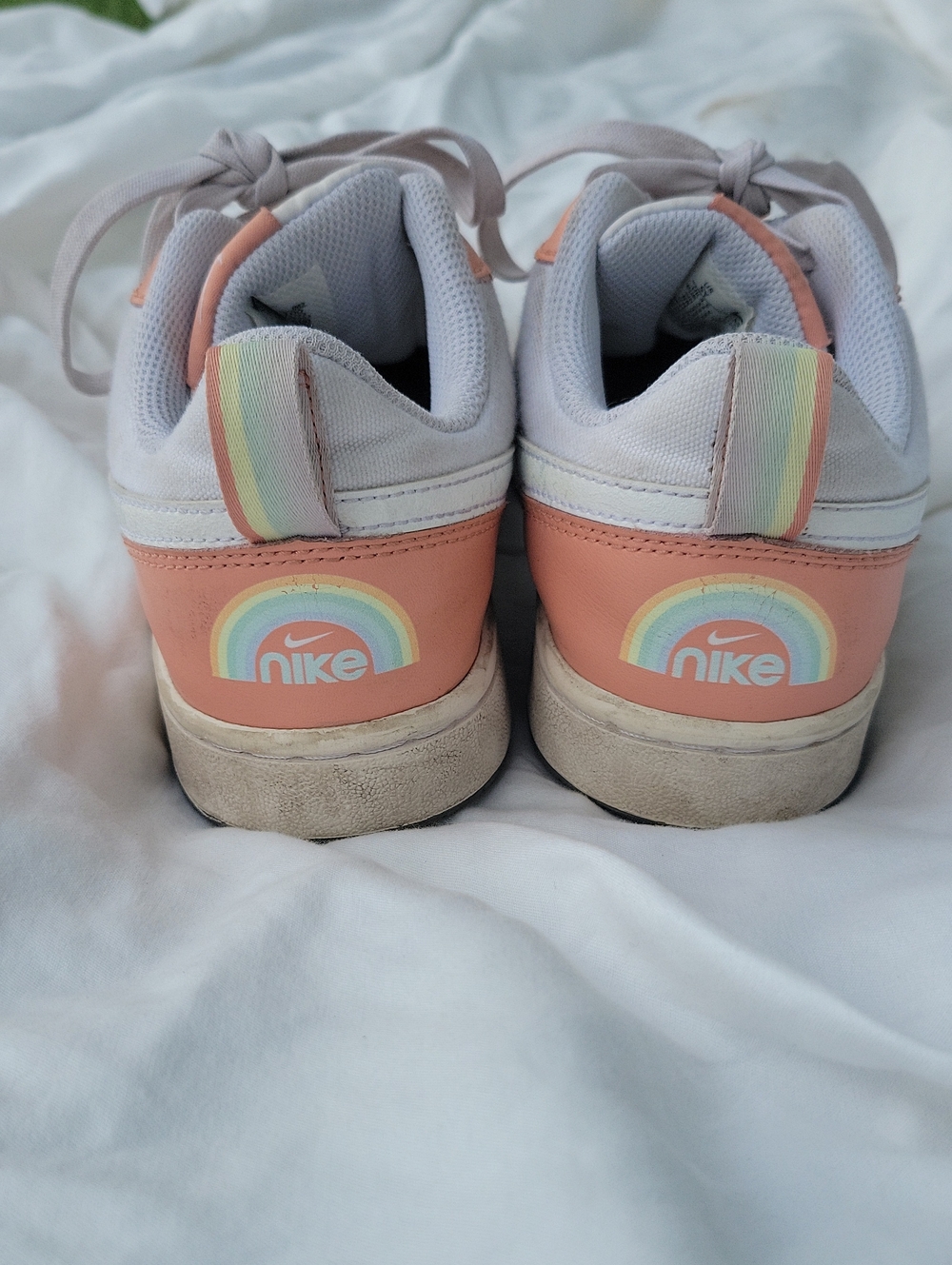 Nike White, Peach, And Light Blue Casual Sneakers Size 5Y - Picture 4 of 5
